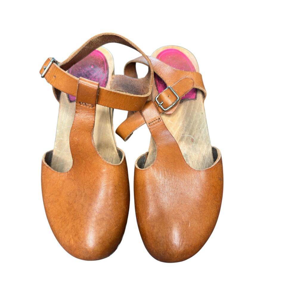 Swedish Hasbeens Brown Almond Toe T-Strap Wooden Block Heel Leather Clogs Size 5